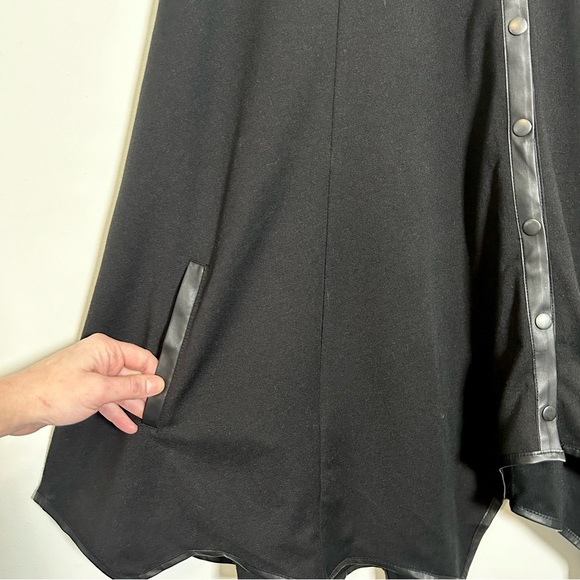 HOT TOPIC | RARE Hooded Bat Cape *EUC* - Picture 8 of 13